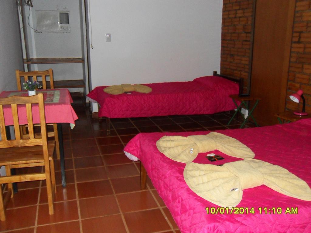 Hostel Y Posada Colibri Puerto Iguazú Zimmer foto